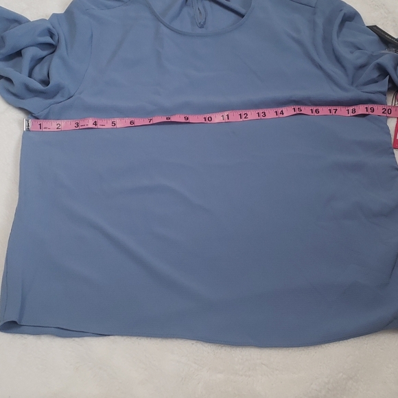 Vince Camuto Top w/ Side Tie - Picture 8 of 9